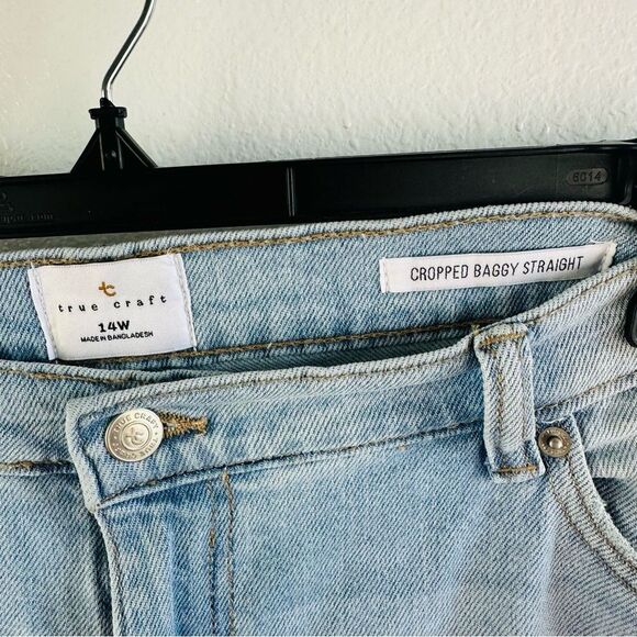 True Craft Cropped Baggy Straight Distressed Jeans Size 14 - Picture 2 of 3